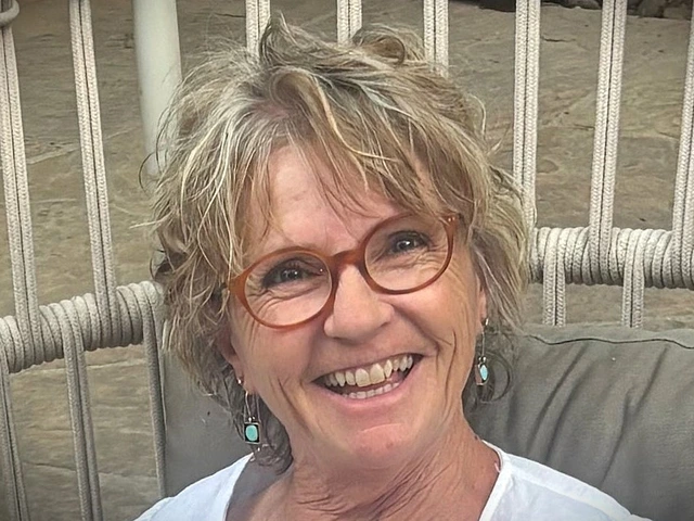 Julie Kennedy Headshot